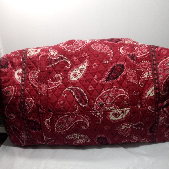 Vera Bradley Paisley bag. Pattern is Mesa Red. - Picture 8 of 8